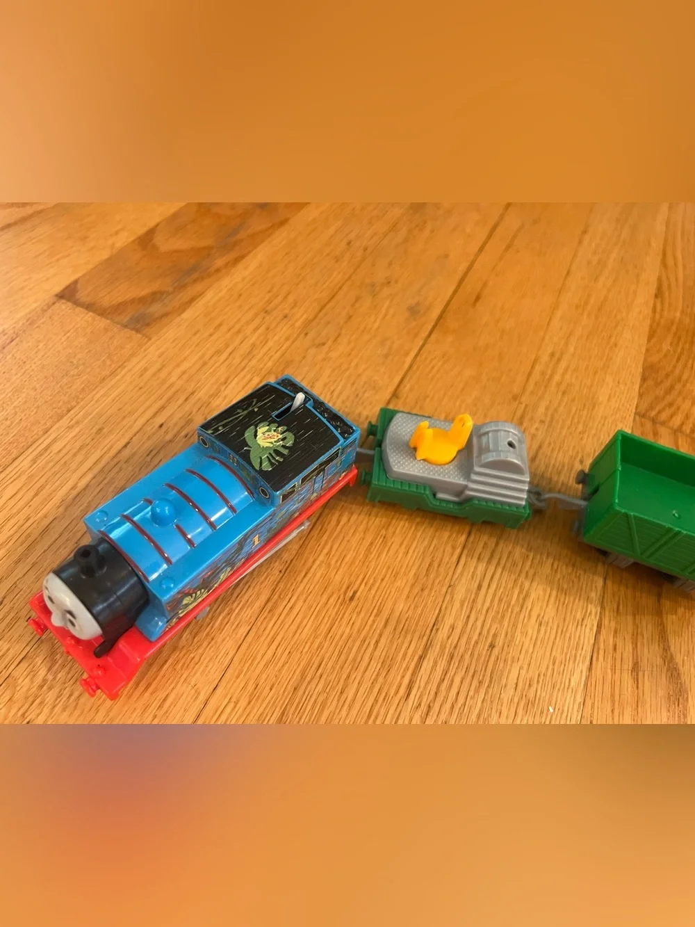Thomas & Friends TrackMaster jungle themed train
